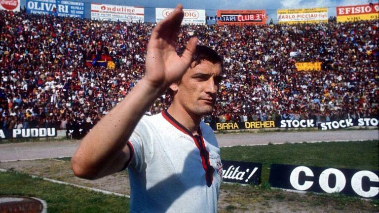 Luigi “Gigi” Riva, leyenda del balompié italiano, falleció a los 79 años de edad.