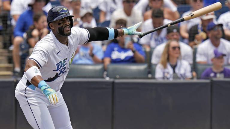 Yandy Díaz pega par de jonrones.