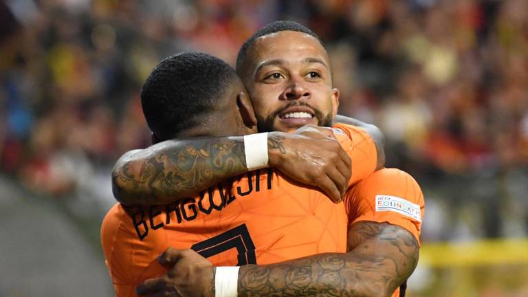Memphis marcó dos goles en la segunda parte.