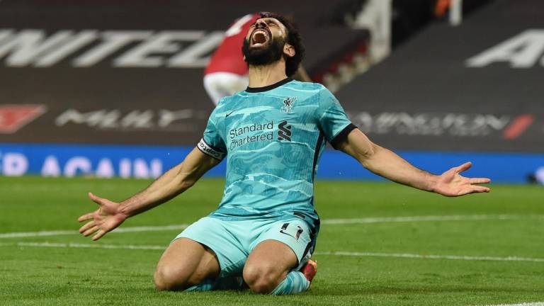 Mohamed Salah marca el tercer gol del Liverpool.