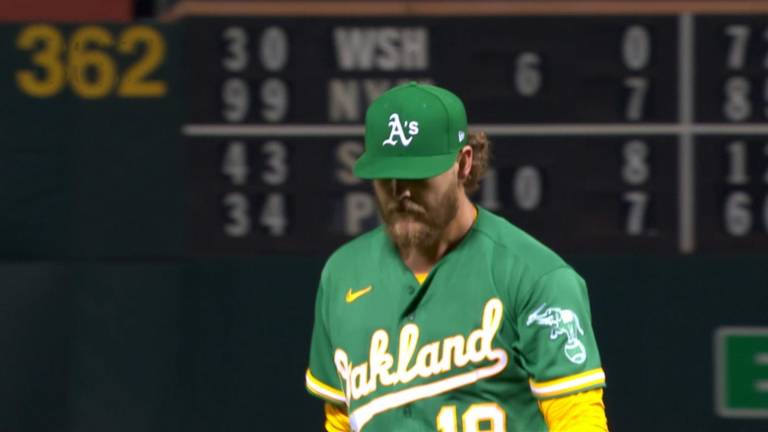 Cole Irvin llega a Orioles.