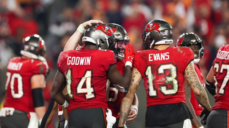 La defensiva de Tampa Bay dio gran actuación frente a Eagles.