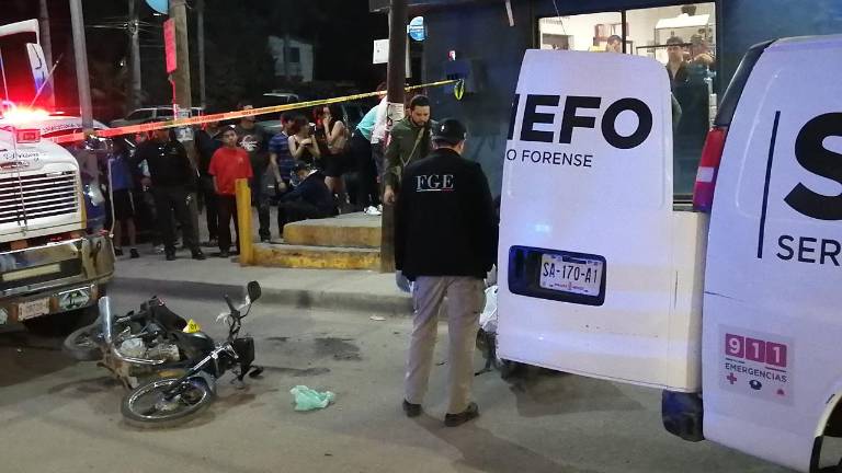 En el lugar quedaron asegurados una motocicleta tipo Italika y un camión de la Ruta Limón de Ramos.