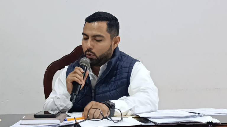 Eleazar Pacheco cuestionó si con el hecho de que trabajadores firmen contratos de confidencialidad se esté violando sus derechos.