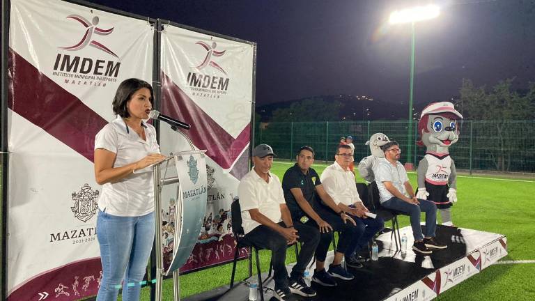 Fabiola Verde Rosas informó que la rehabilitación de espacios va por buen camino.