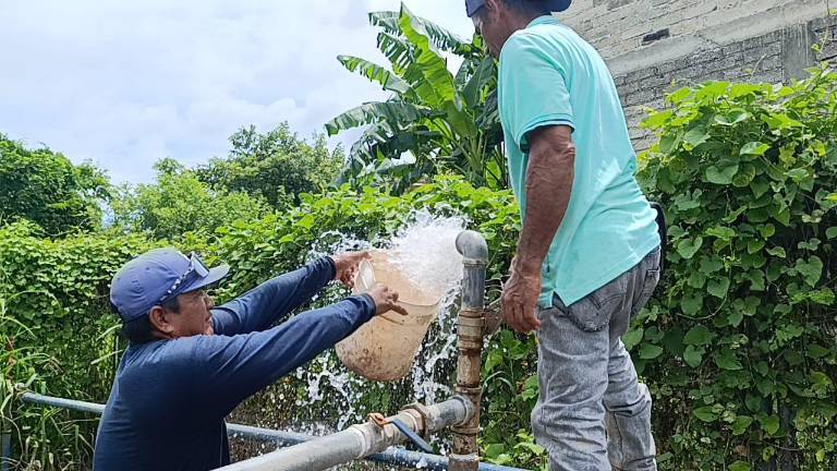 El pozo de la colonia 10 de mayo se está revisando para que el agua este apta para usarse y que está libre de materia contaminantes