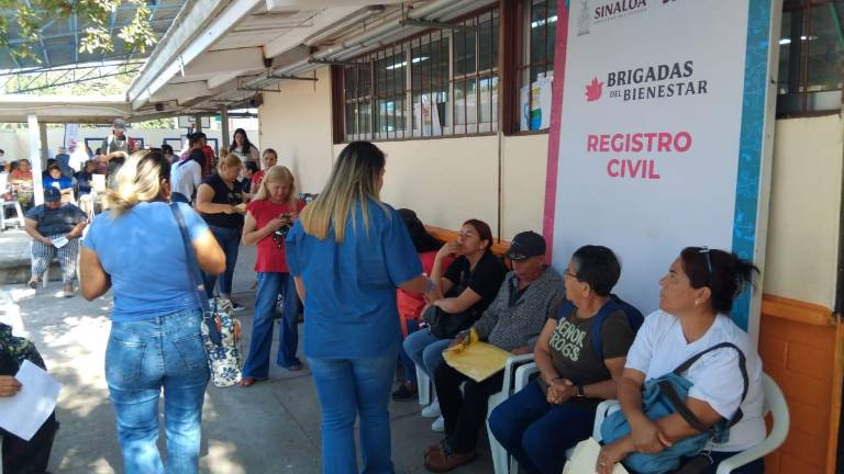 Llevan a cabo las Brigadas del Bienestar en una primaria de Urías, en Mazatlán.
