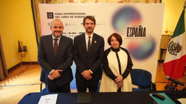 Ricardo Villanueva Lomelí, rector de la Universidad de Guadalajara; Ernesto Urtasun Doménech, ministro de Cultura de España, y Marisol Schulz Manaut, directora de la FIL.