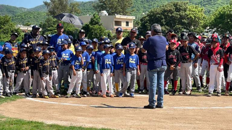Peloteritos de Rosario, Mazatlán y Concordia participaron en el evento.