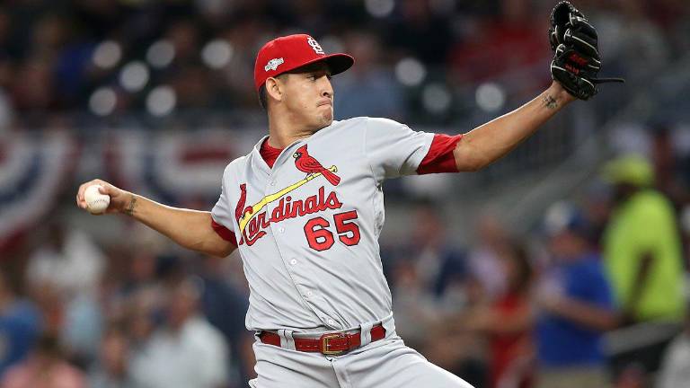 El mexicano Giovanny Gallegos se quedó con su primer salvamento con los Cardenales en 2021.
