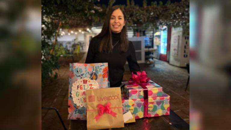 Brianda Villaseñor celebra su aniversario de vida con sus más allegados.