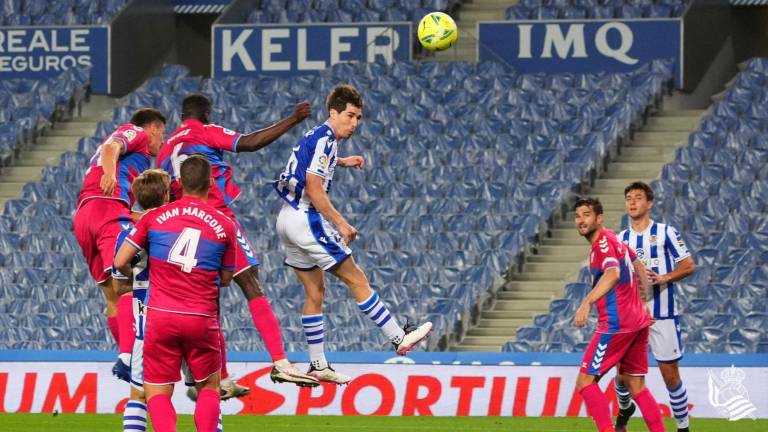 Real Sociedad venció con algunos problemas a Elche.