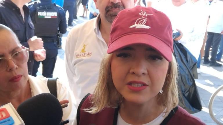 La Alcaldesa de Mazatlán Estrella Palacios Domínguez señala que buscarán regular el uso de Scooter en la vía pública.