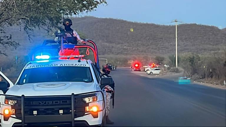 El cuerpo se localizó esposado y con un mensaje en un cartón.