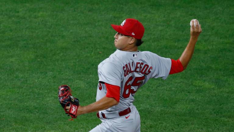 Giovanny Gallegos se apuntó la victoria en el segundo encuentro de la doble cartelera por los Cardenales.