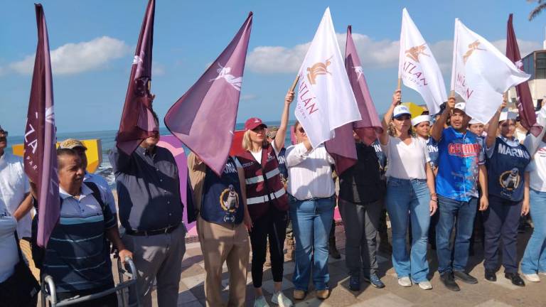 En Mazatlán ponen en marcha la limpieza de playas como parte de las actividades por el Día Mundial del Medio Ambiente.