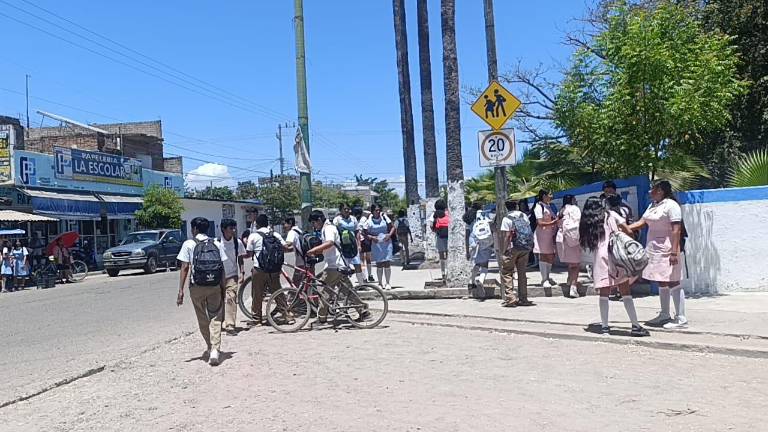 Jóvenes estudiantes que conduzcan motocicletas en Escuinapa podrán tramitar su licencia de aprendiz con un descuento del 50 por ciento.