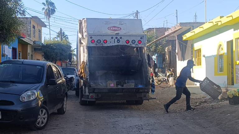 El servicio de recolección de basura en Escuinapa no ha funcionado bien por las fallas en los camiones.