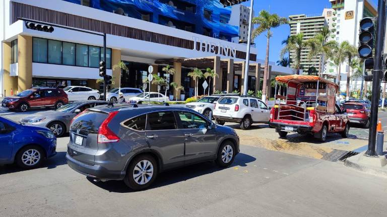 El paso seguro ubicado en la Avenida Camarón Sábalo.