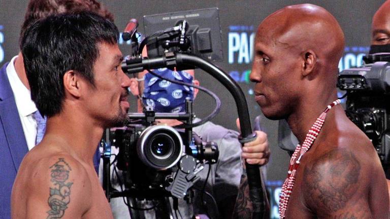 Manny Pacquiao y Yordenis Ugás están en orden con la báscula.