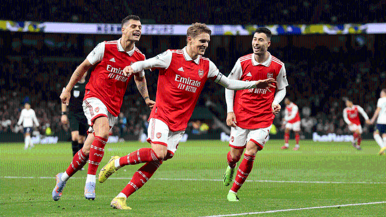 Martin Odegaard festeja su gol.