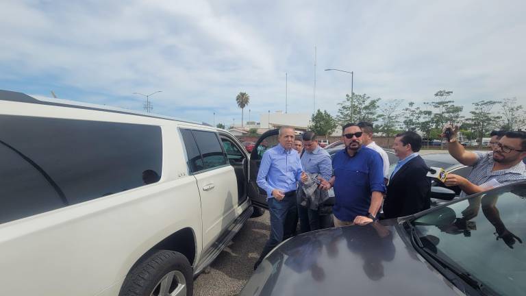 El Alcalde desaforado de Ahome, Gerardo Vargas Landeros, a su llegada a la audiencia ante un juez.