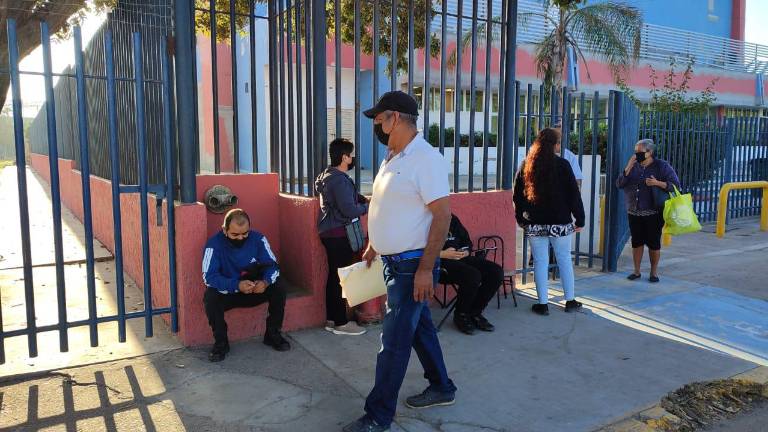 Los trabajadores de la educación aún están a tiempo de aplicarse la vacuna de refuerzo contra el Covid-19.