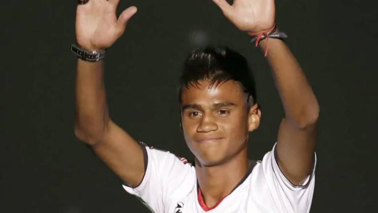 Carlos Martínez muere por causas no reveladas.