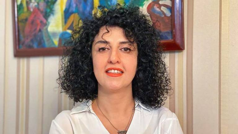Ingeniera de profesión, Narges Mohammadi ha dedicado años a la lucha contra la opresión de las mujeres en Irán y por eso ha sido detenida y castigada en múltiples ocasiones.