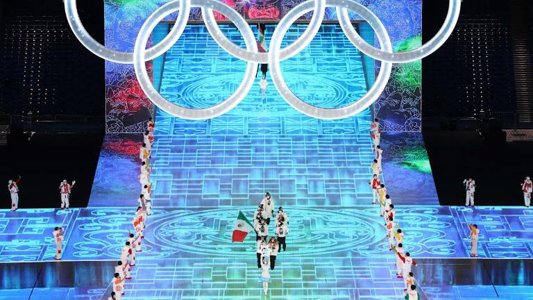 Los abanderados mexicanos en la Ceremonia de Apertura de Beijing 2022.