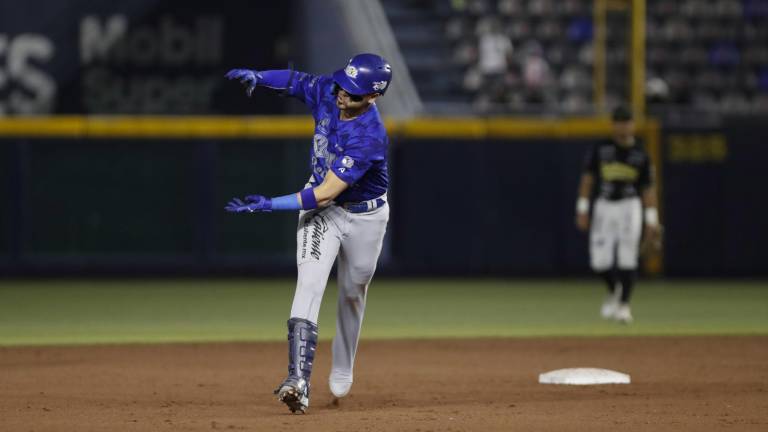Félix Pérez está encendido con el madero para los Toros de Tijuana.