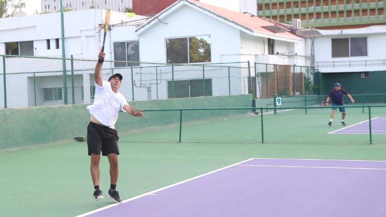 Jorge Aviña vence a José Ángel Tirado.