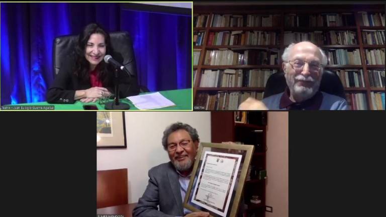 Élmer Mendoza es reconocido con el grado Doctor Honoris Causa que otorga la UAS.