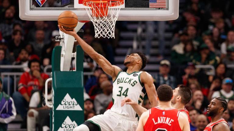 Giannis Antetokounmpo estuvo imparable ante los Bulls.