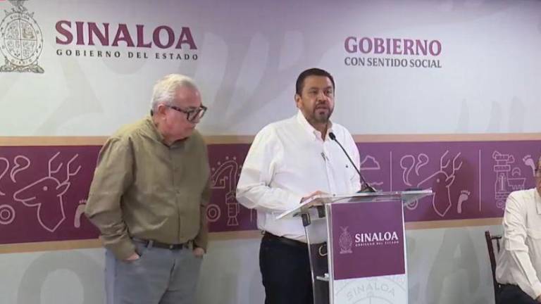 El Secretario de Agricultura en Sinaloa, Ismael Bello Esquivel, explica los resultados de la siembra de garbanzo.