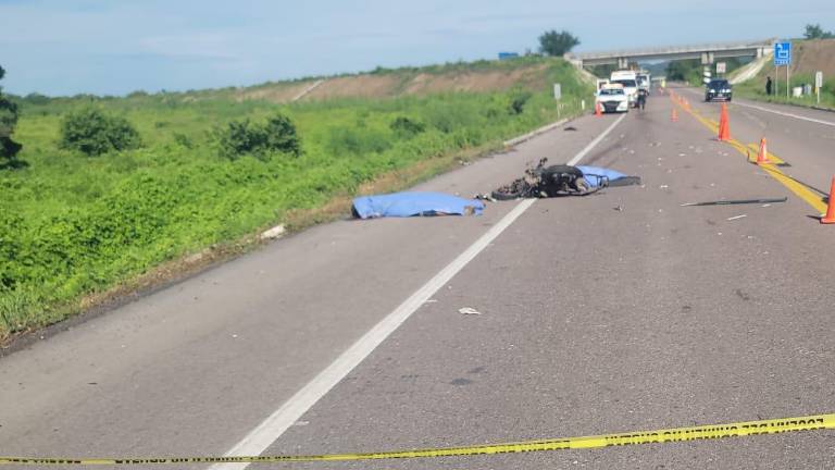 Dos menores de 15 y 16 años fallecieron en un accidente carretero en la autopista al sur de Escuinapa.