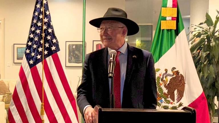 Salazar dio su última conferencia como representante diplomático de Estados Unidos en México.