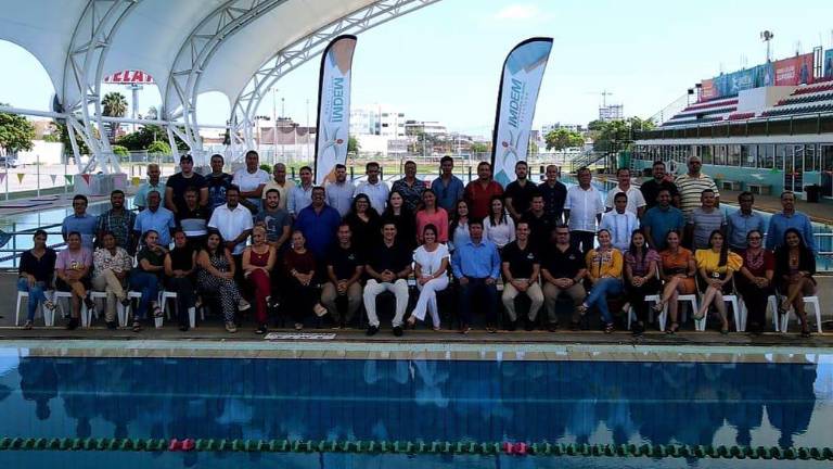 Los graduados del curso.
