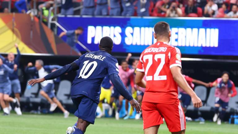París Saint-Germain avanza a la semifinal.
