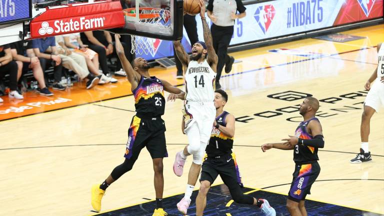 Nueva Orleans emparejó la serie ante Phoenix.