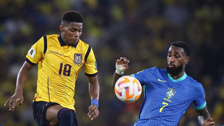 Brasil no pasa del empate sin goles.