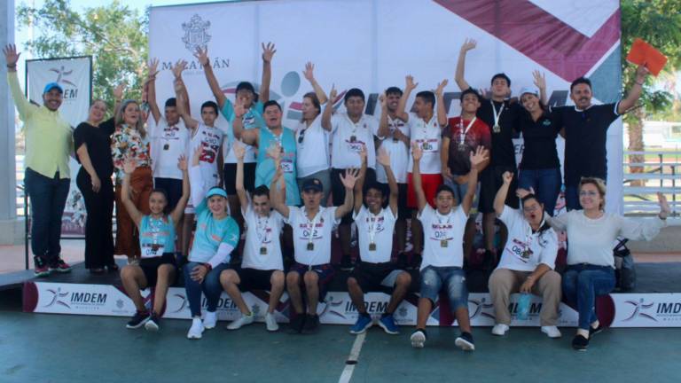 Buena parte de los competidores se tomaron la foto del recuerdo al término de la jornada del miércoles.