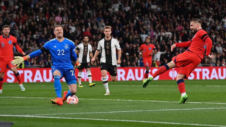 Intenso encuentro fue el que escenificaron Inglaterra y Alemania en Wembley.