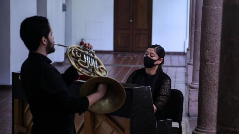 El cornista Antony Veloz y la pianista Gabriela Estrada reabrieron la Temporada ‘Virtuosos y Virtuales 2.0: Músicos de la OSSLA en línea’.