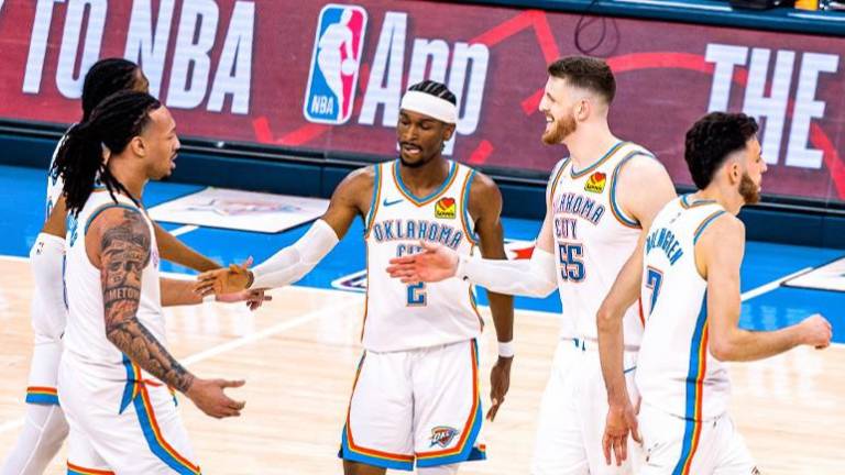 El Thunder supo mantener la calma para lograr una victoria que los pone cerca de las Finales del Oeste.