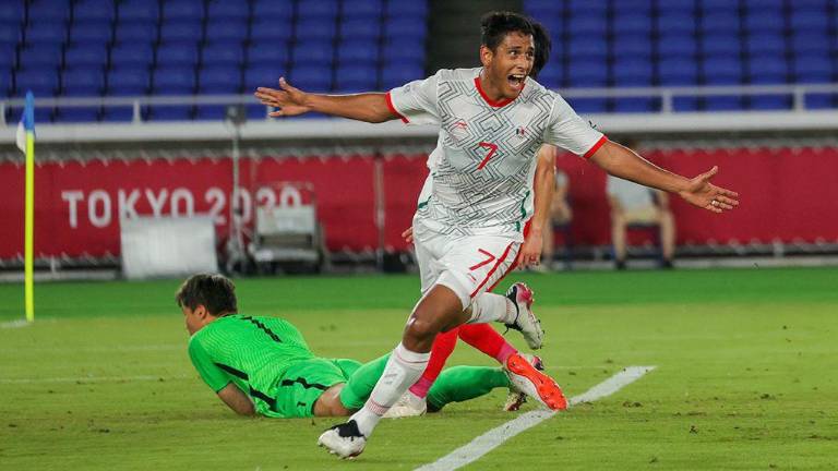 El sinaloense Luis Romo festeja su gol.