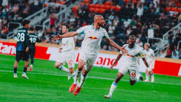 El RB Salzburgo derrota 2-1 a los Tuzos.