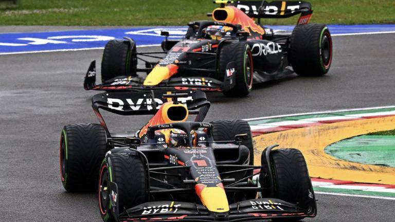 Sergio “Checo” Pérez prácticamente voló en Imola, para subir al podio como segundo lugar.