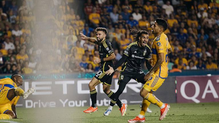 El Clumbus se metió al Volcán y echó a Tigres de la competencia de clubes de la Concacaf.