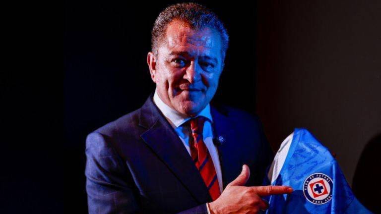Carlos Hermosillo calificó de “corriente y baja” la forma en que Anselmi pretende irse de Cruz Azul.